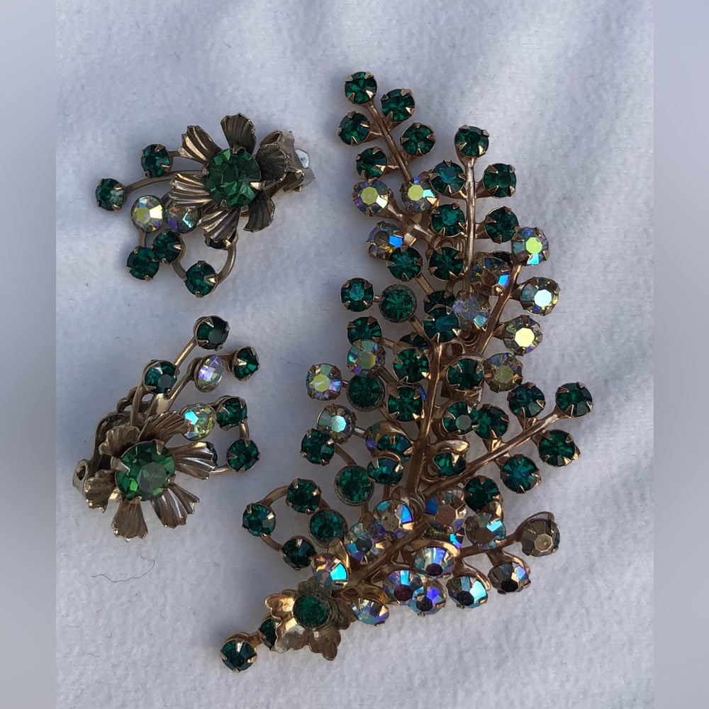 Vintage-Inspired Brooch and Earring Set